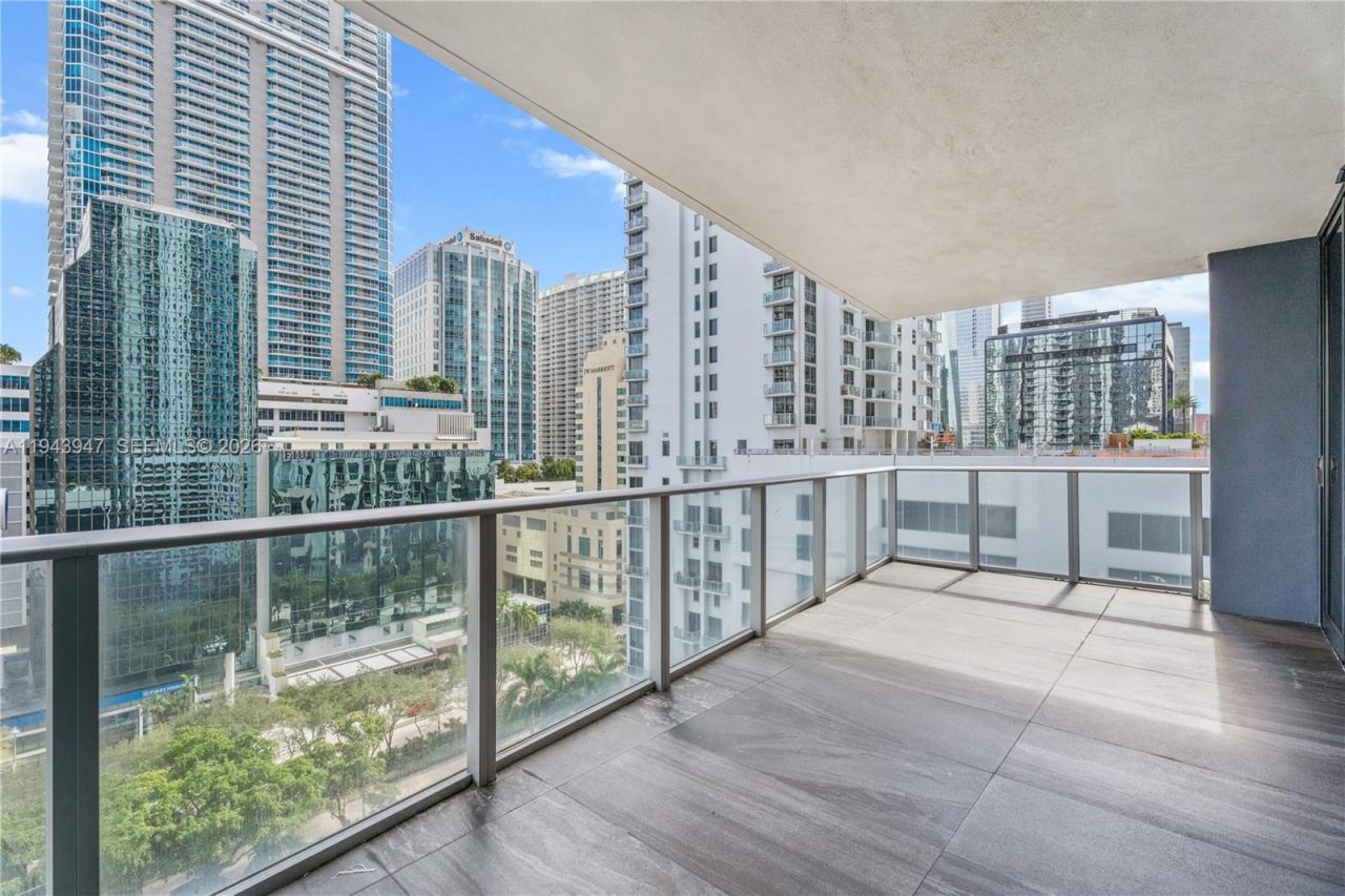 1010 Brickell Ave , Unit 1405, Miami, FL 33131 Photo