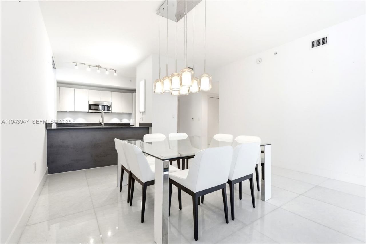 1010 Brickell Ave , Unit 1405, Miami, FL 33131 Photo