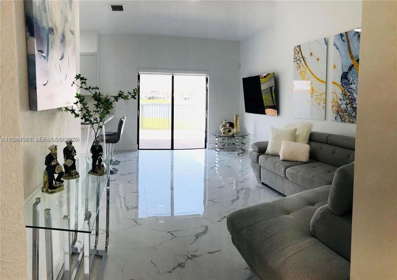 10162 SW 228th Ter, Miami, FL 33190 Photo