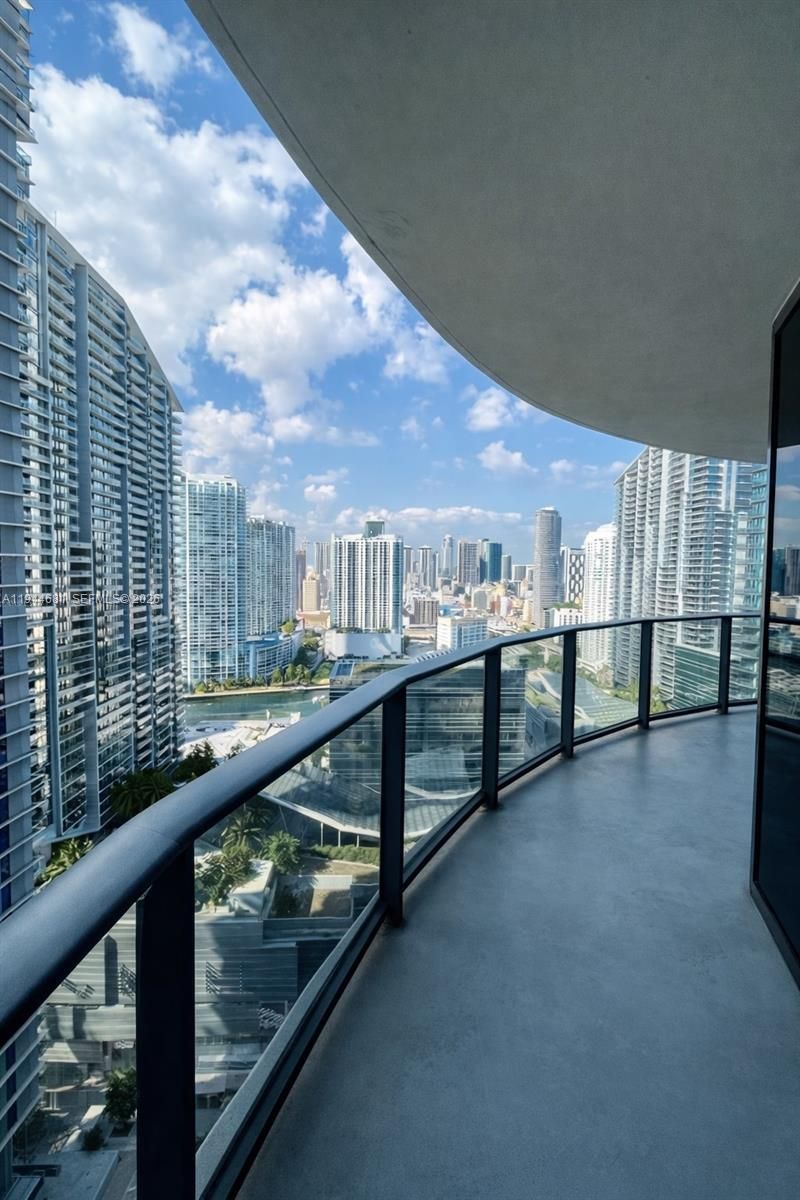 45 SW 9th St , Unit 3008, Miami, FL 33130 Photo