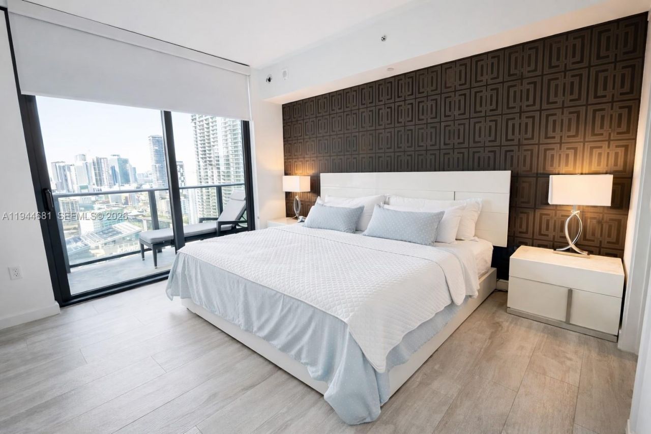 45 SW 9th St , Unit 3008, Miami, FL 33130 Photo