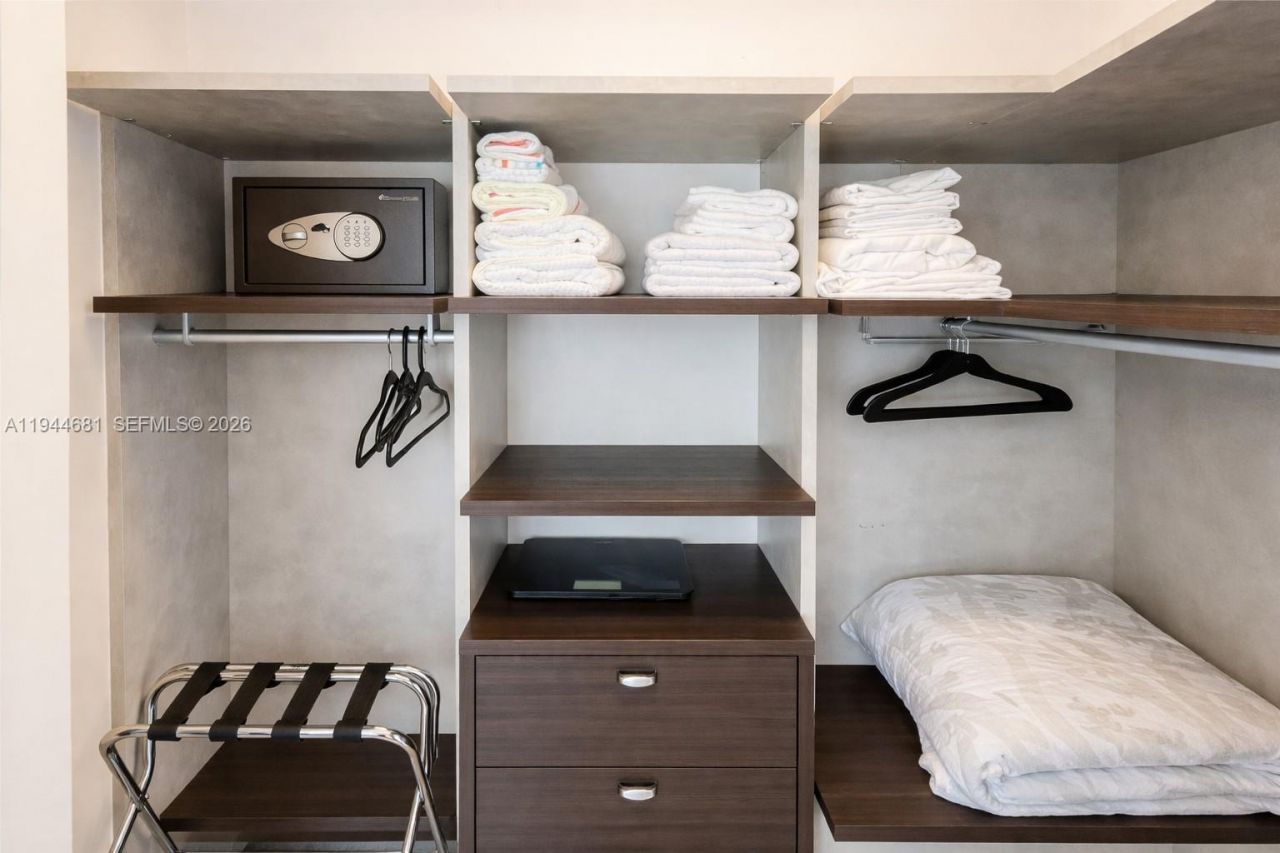 45 SW 9th St , Unit 3008, Miami, FL 33130 Photo