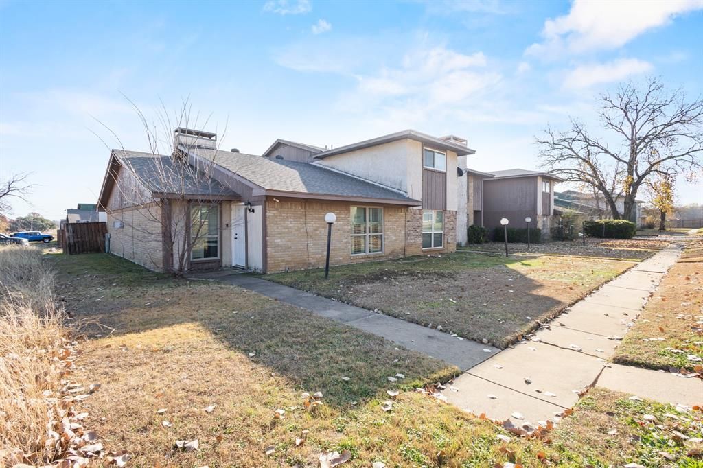 1402 S Carrier Parkway, Unit 310, Grand Prairie, TX 75051 Main Photo