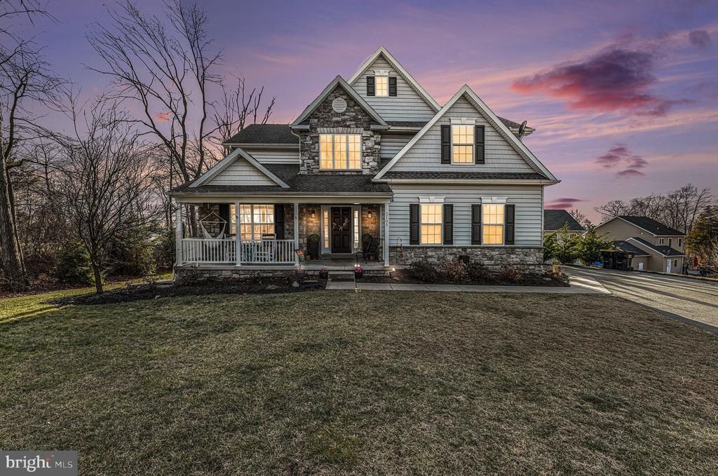 2105 DEVON LANE, PENNSBURG, PA 18073