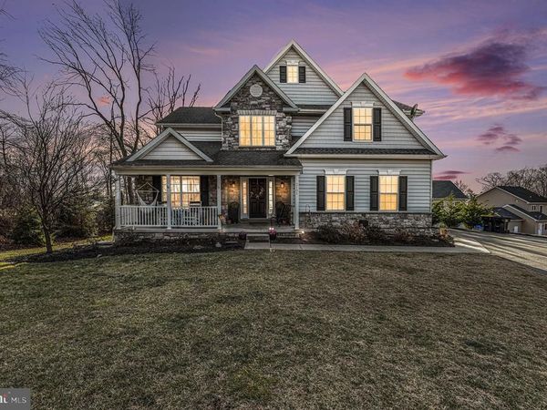 2105 DEVON LANE, PENNSBURG, PA 18073