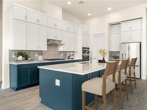 8717 Driftwood DR, NAPLES, FL 34114