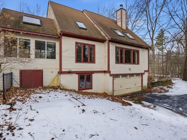 39 Coach Lane, Hampton Falls, NH 03844