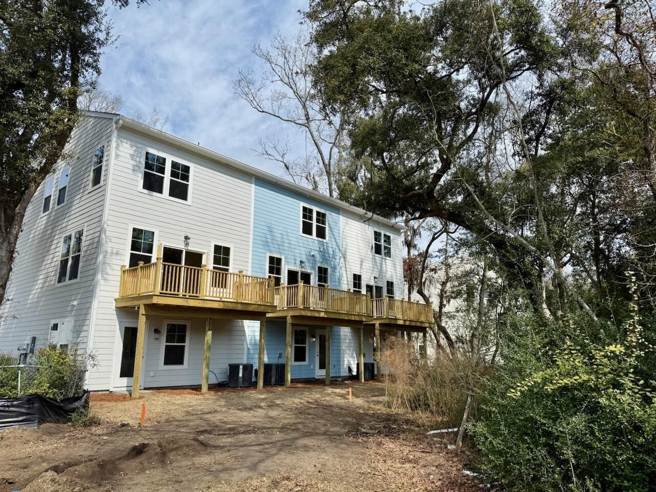 435 Caledon Court Photo 3