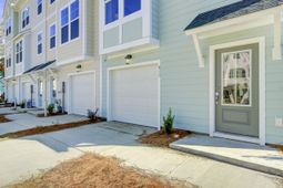 435 Caledon Court photo 4