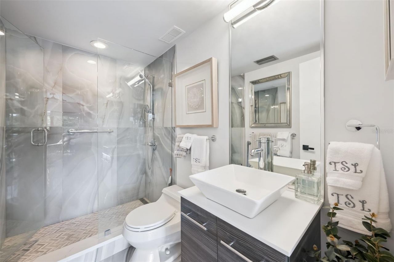 7550 Hinson Street, Unit 4b, Orlando, FL 32819 Photo