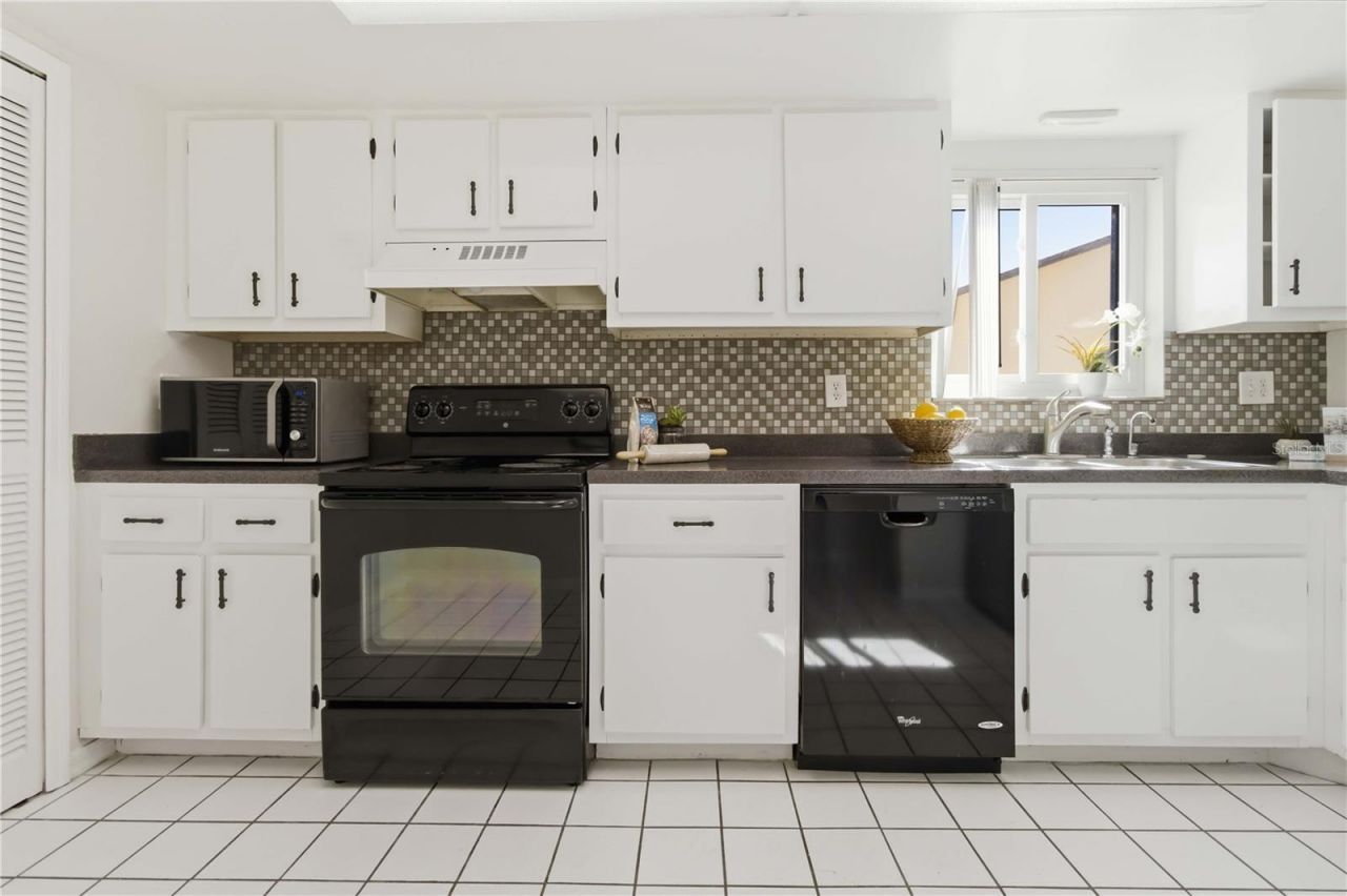 5807 N Atlantic Avenue, Unit 421, Cape Canaveral, FL 32920 Photo