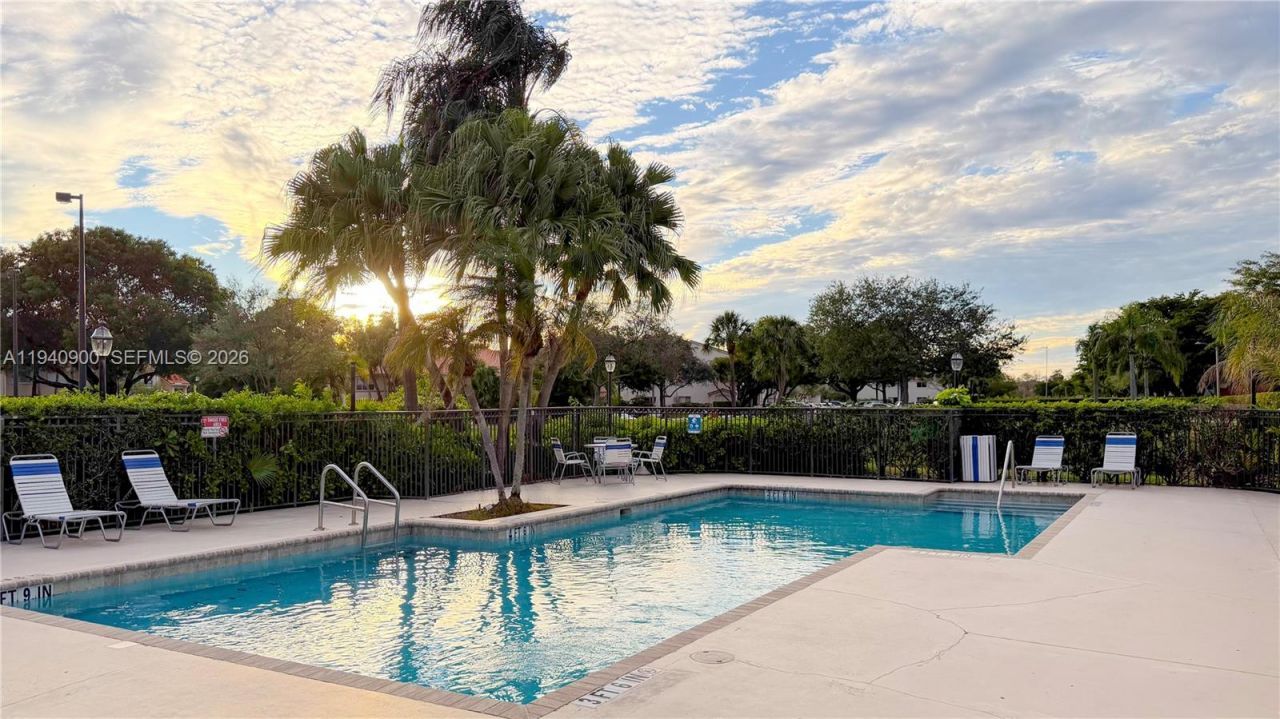 3400 N Pinewalk Dr N, Unit 934, Margate, FL 33063 Photo