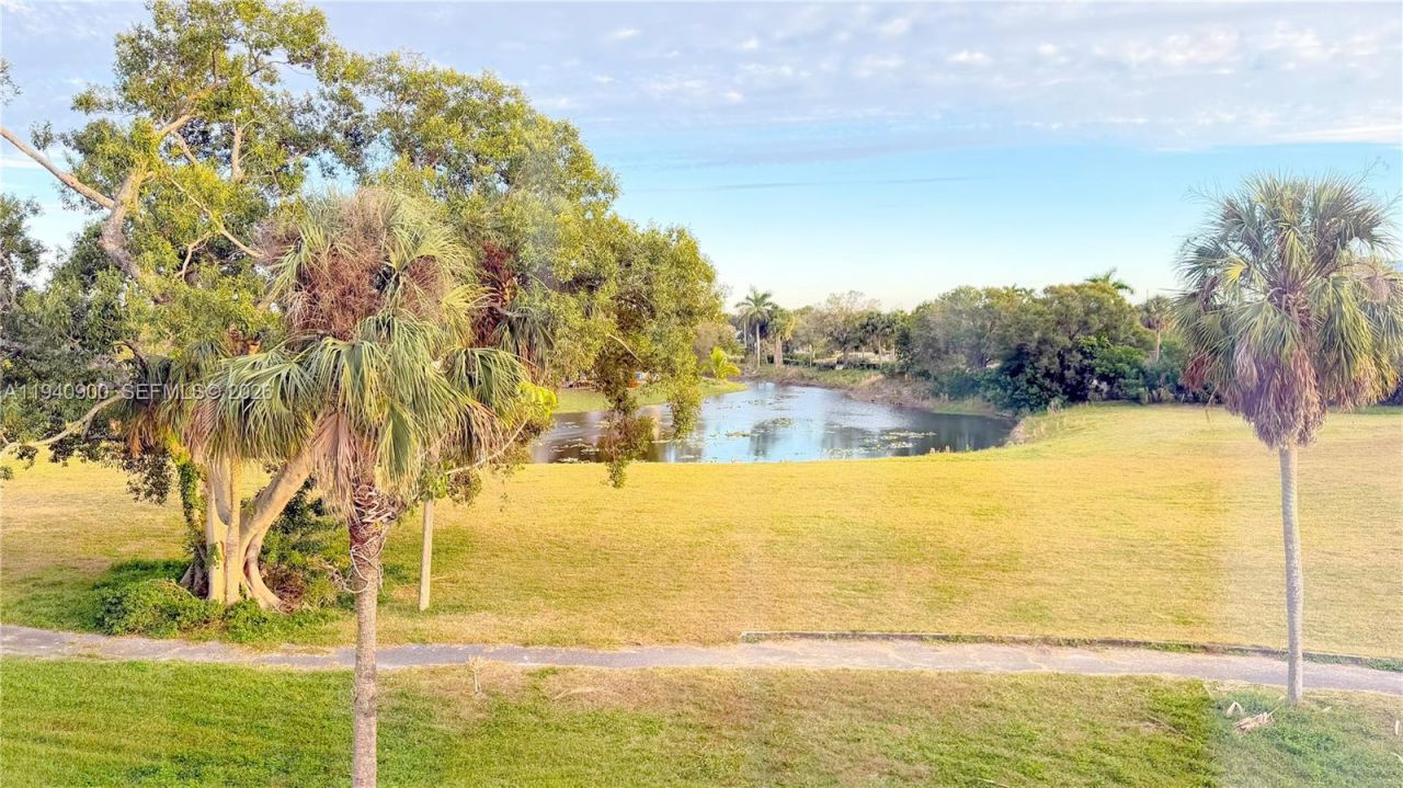 3400 N Pinewalk Dr N, Unit 934, Margate, FL 33063 Photo