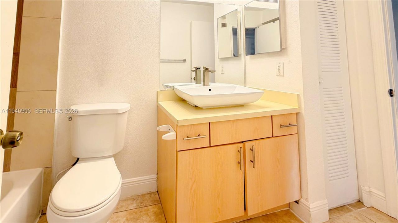 3400 N Pinewalk Dr N, Unit 934, Margate, FL 33063 Photo