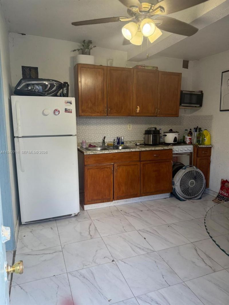 2118 NW 86th St, Miami, FL 33147 Photo