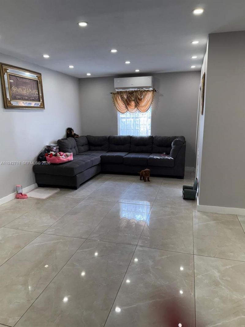 2118 NW 86th St, Miami, FL 33147 Photo