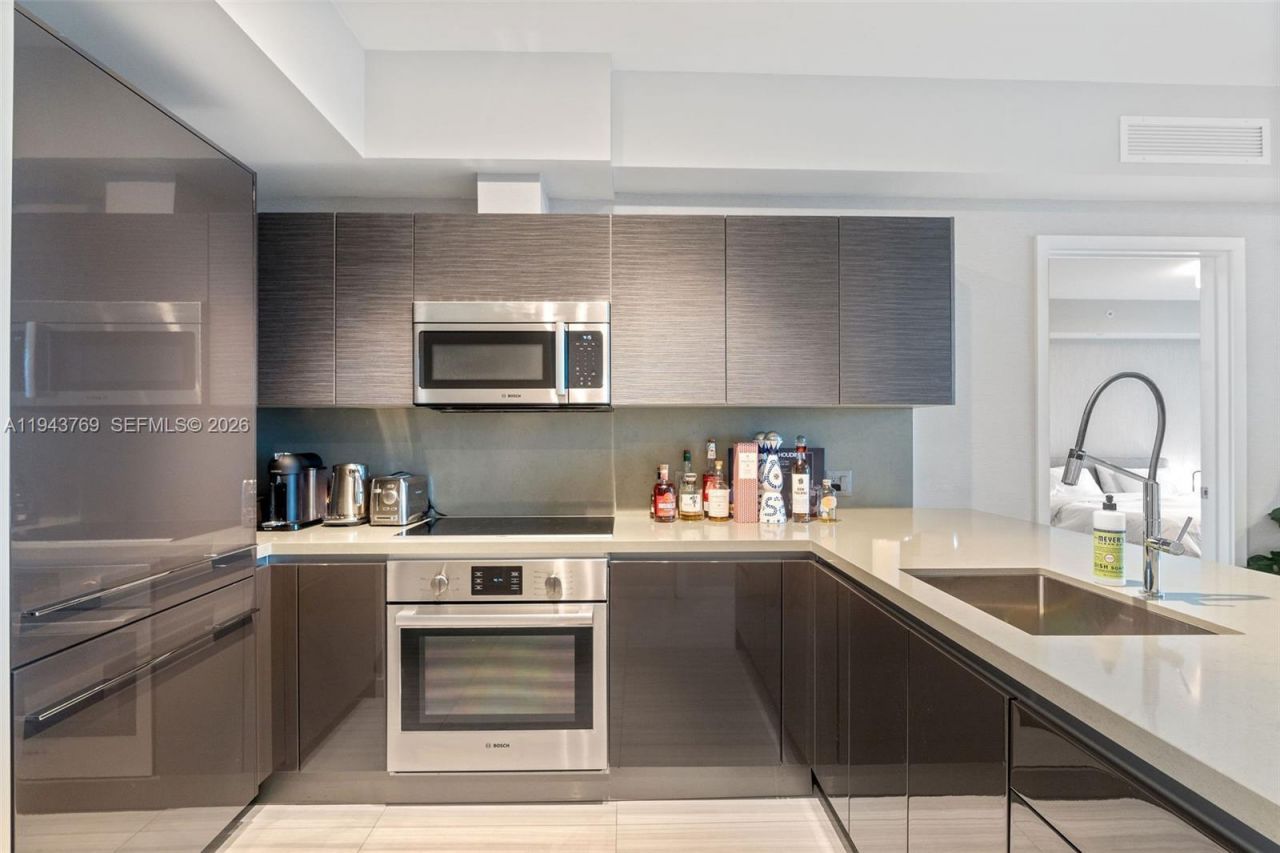 1080 Brickell Ave , Unit 3702, Miami, FL 33131 Photo