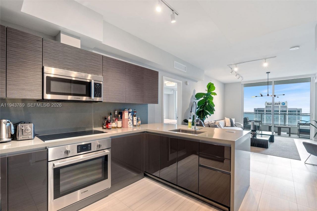 1080 Brickell Ave , Unit 3702, Miami, FL 33131 Photo