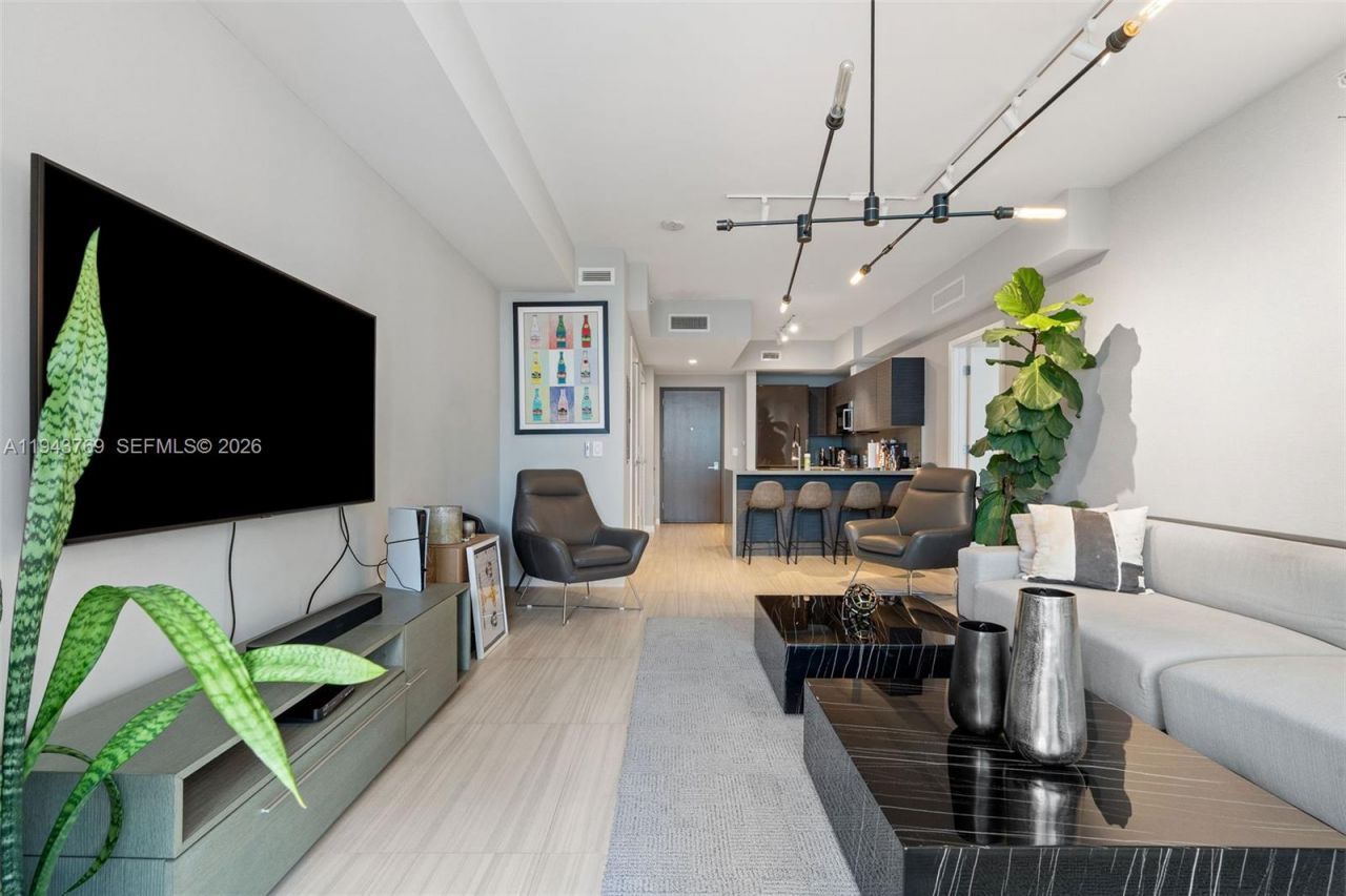 1080 Brickell Ave , Unit 3702, Miami, FL 33131 Photo