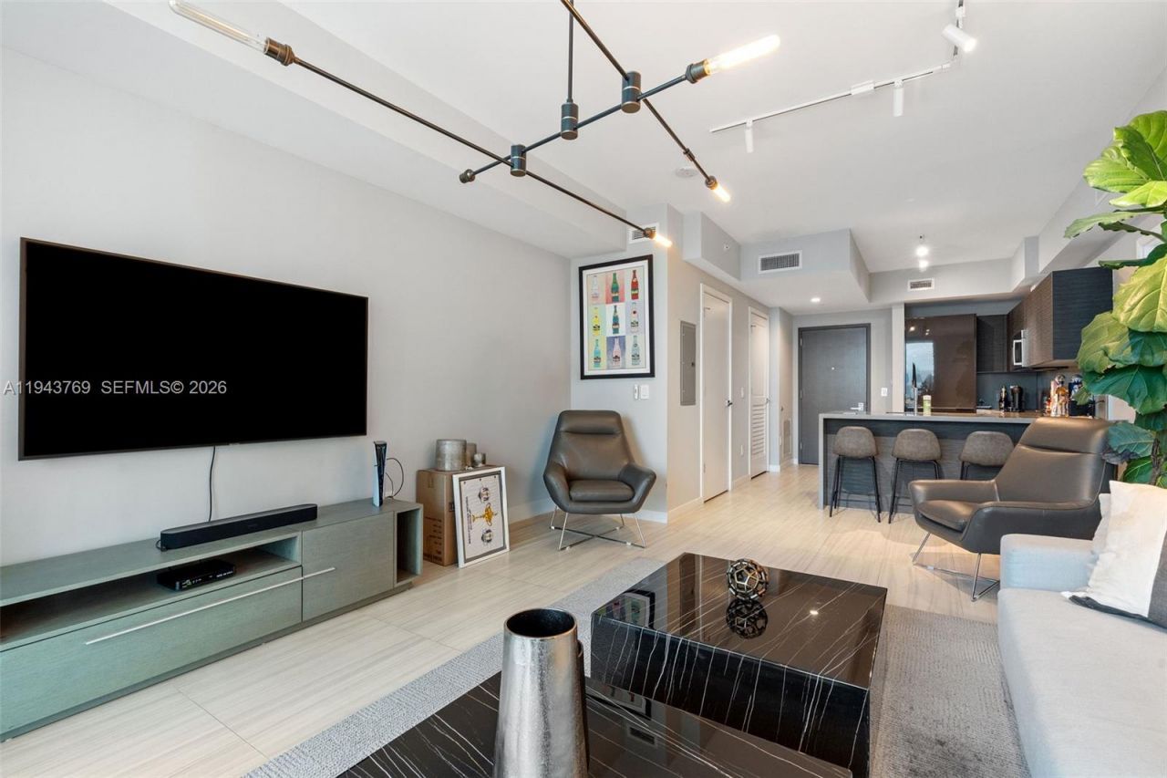 1080 Brickell Ave , Unit 3702, Miami, FL 33131 Photo