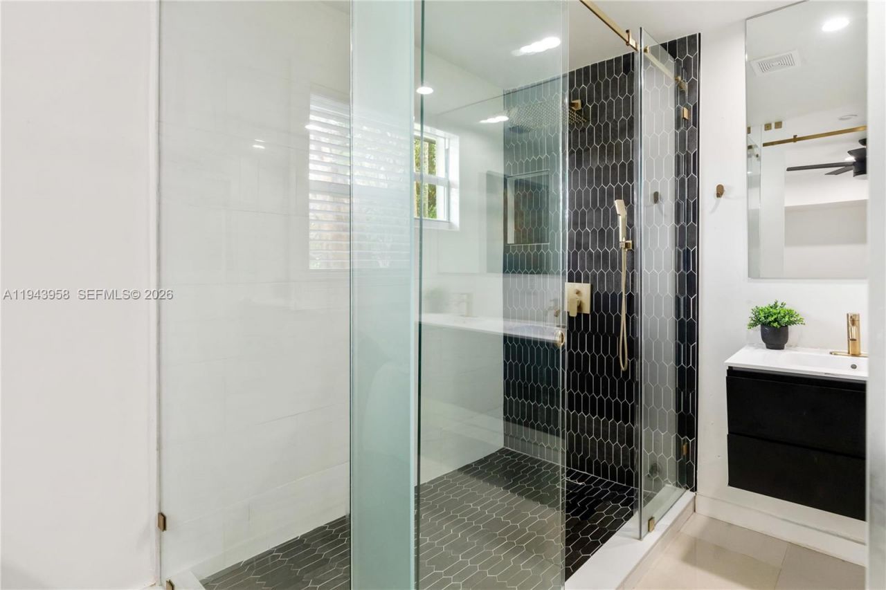 11810 W Biscayne Canal Rd , Miami, FL 33161 Photo