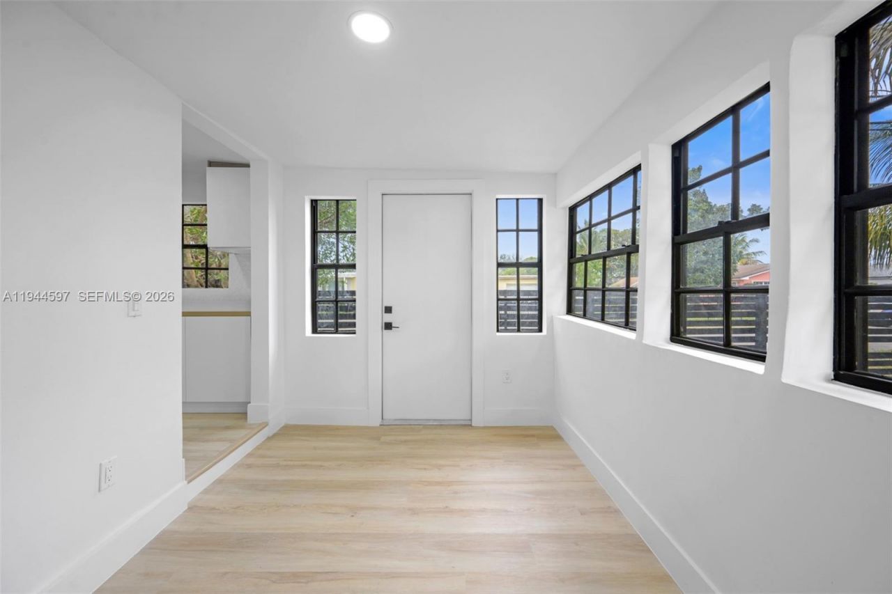 1995 NW 58th St, Miami, FL 33142 Photo