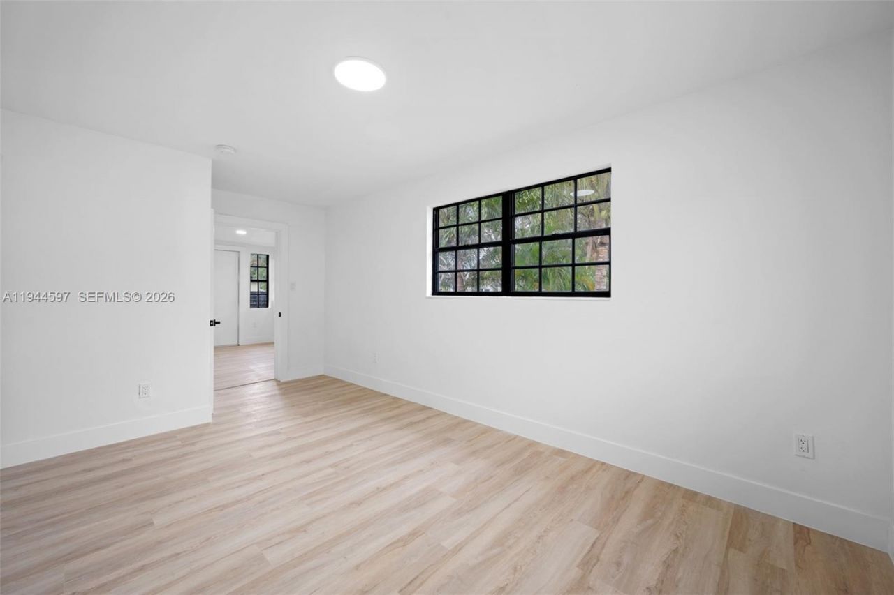 1995 NW 58th St, Miami, FL 33142 Photo