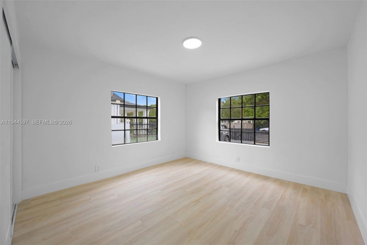 1995 NW 58th St, Miami, FL 33142 Photo