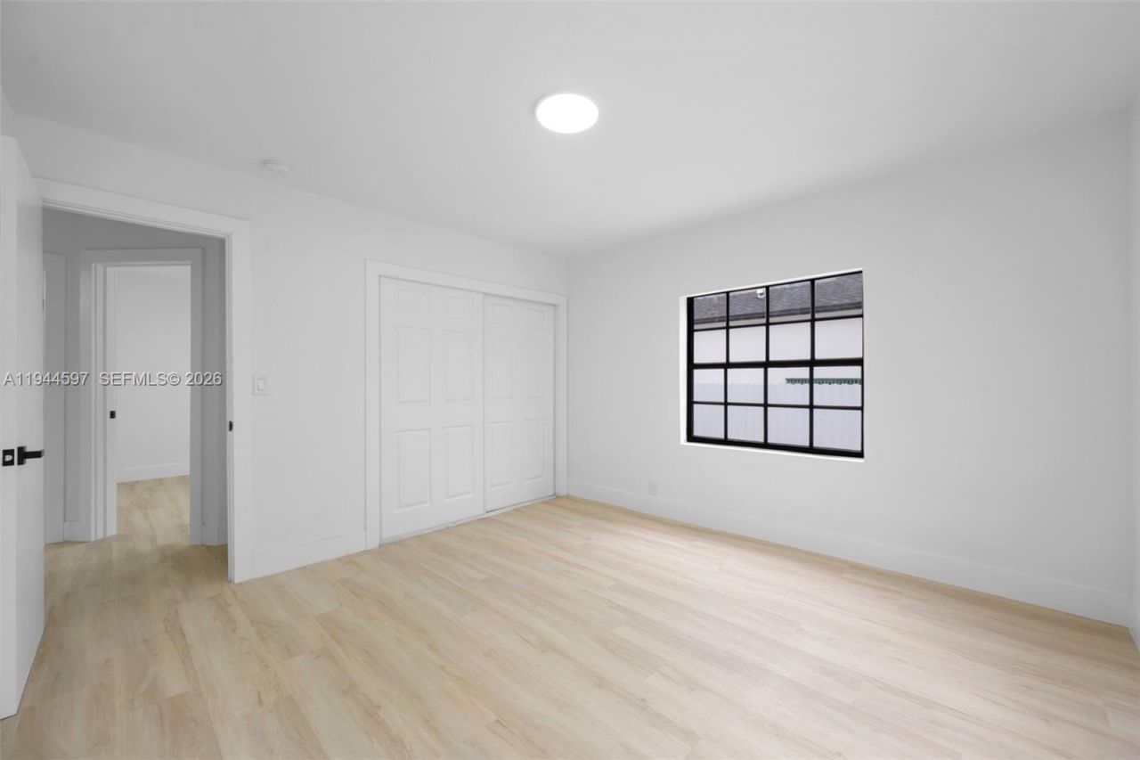 1995 NW 58th St, Miami, FL 33142 Photo