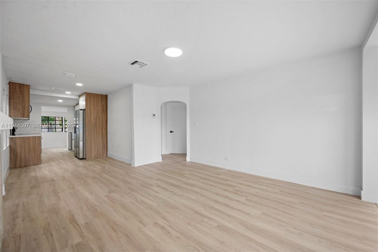 1995 NW 58th St, Miami, FL 33142 Photo