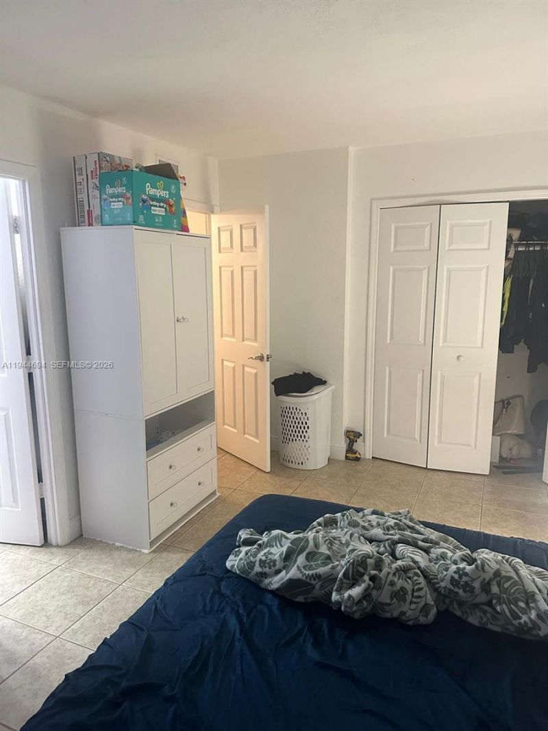 984 W 40th St, Unit 2, Hialeah, FL 33012 Photo