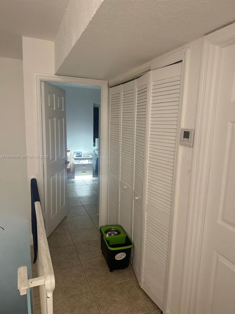 984 W 40th St, Unit 2, Hialeah, FL 33012 Photo