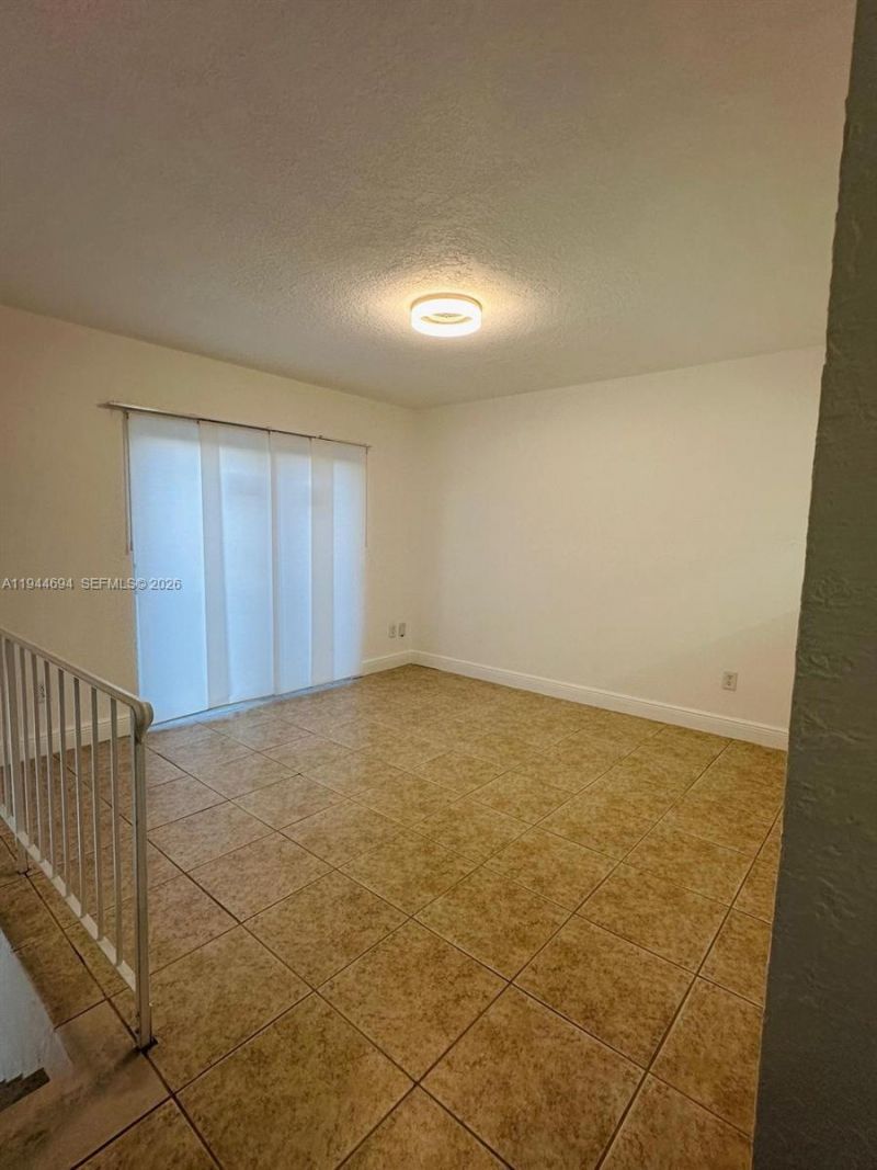 984 W 40th St, Unit 2, Hialeah, FL 33012 Photo