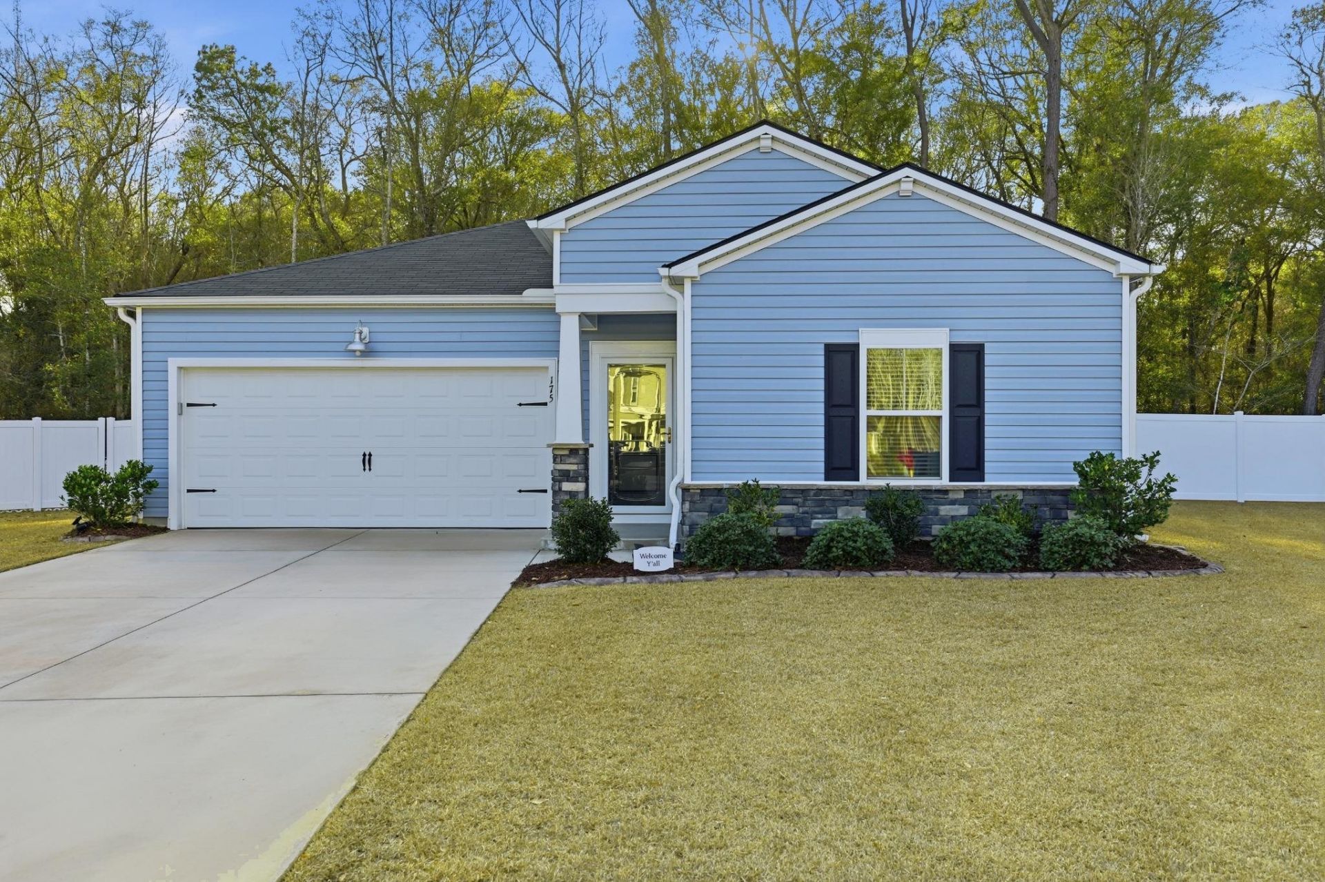 175 Leaflet Loop Photo 1