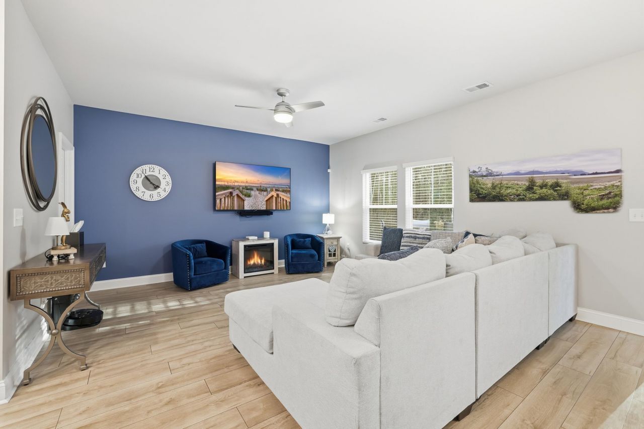 175 Leaflet Loop Photo 11