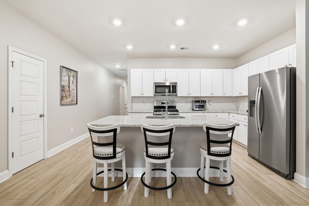 175 Leaflet Loop Photo 17