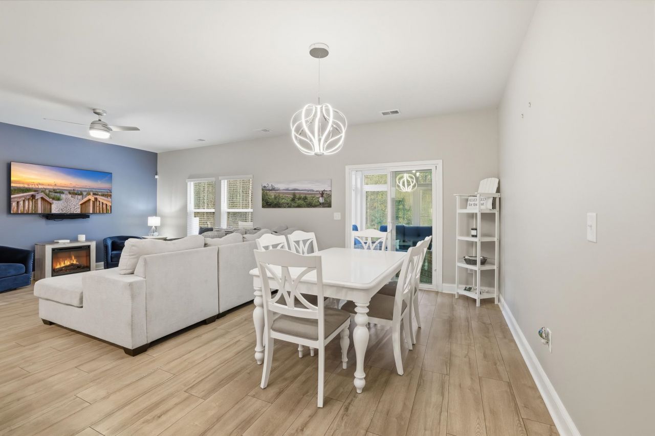 175 Leaflet Loop Photo 20