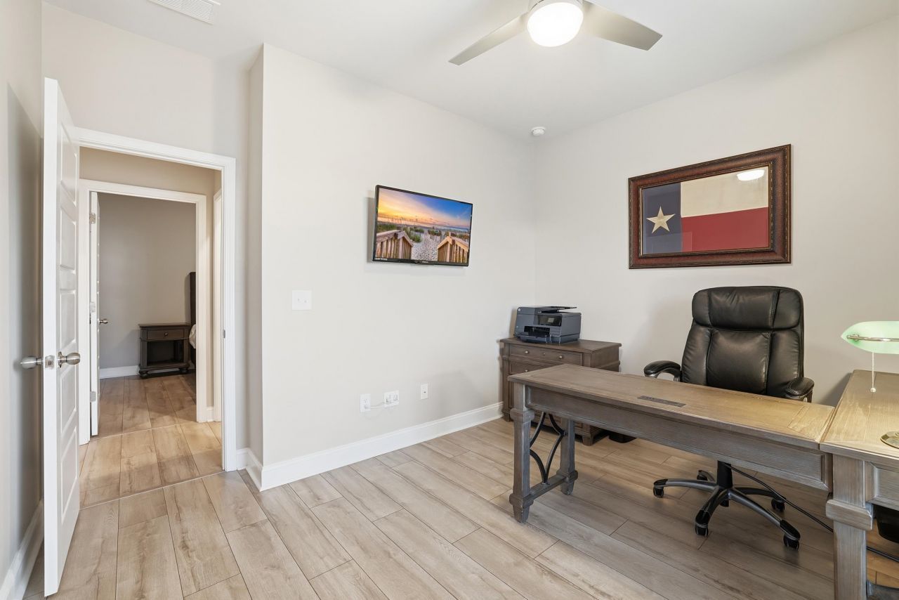 175 Leaflet Loop Photo 21