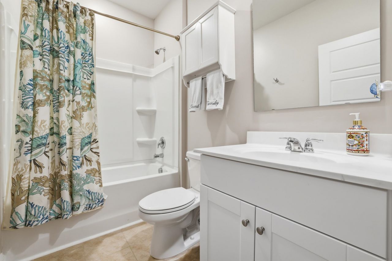 175 Leaflet Loop Photo 22