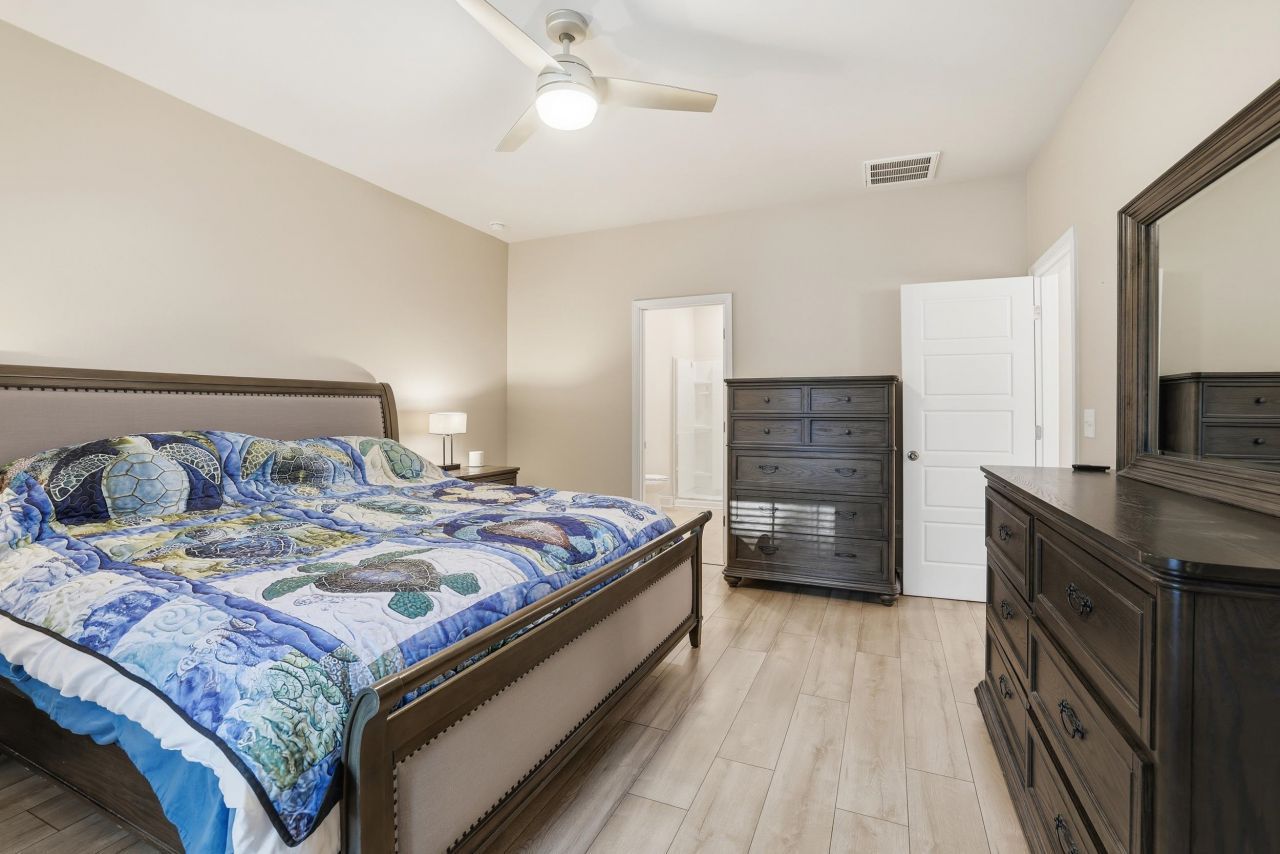 175 Leaflet Loop Photo 25