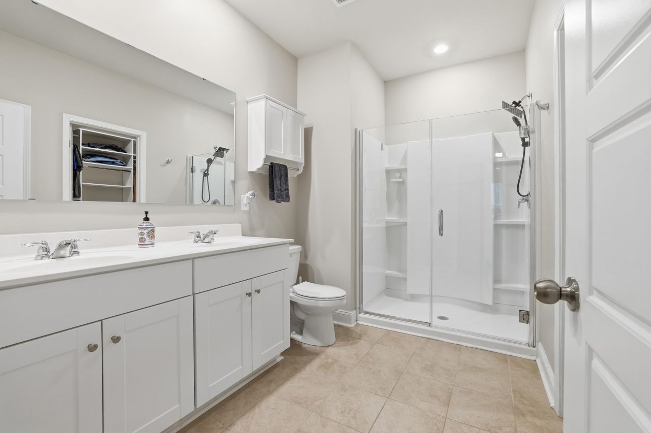 175 Leaflet Loop Photo 26