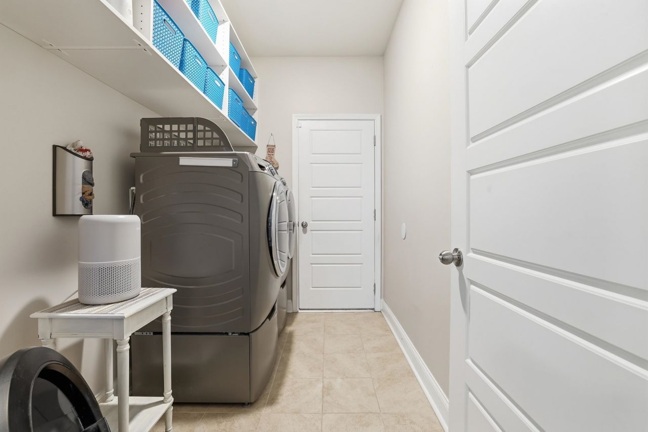 175 Leaflet Loop Photo 29