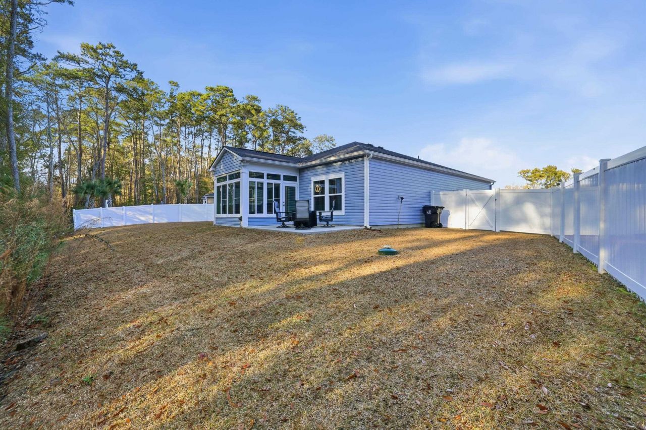 175 Leaflet Loop Photo 33