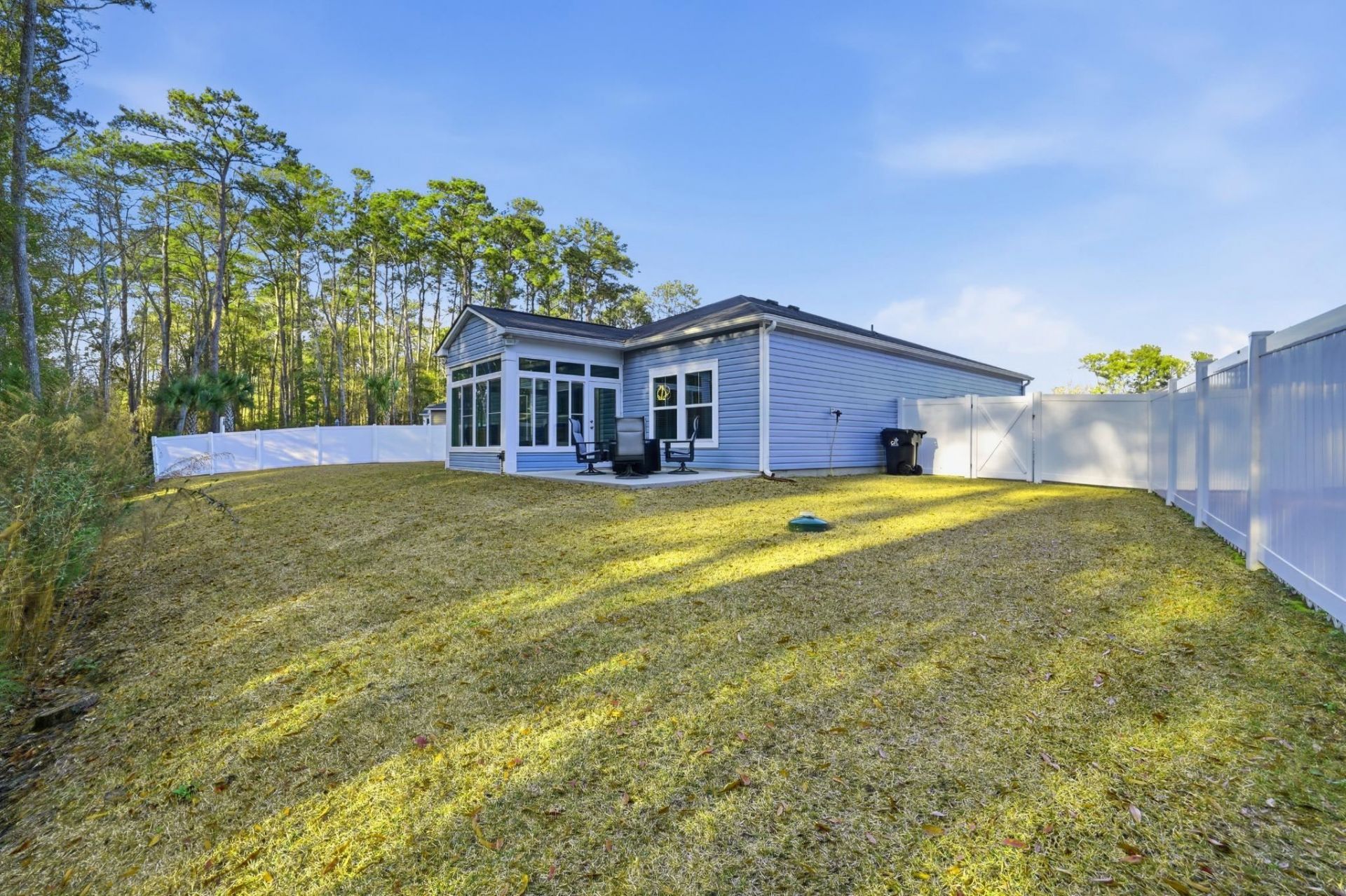 175 Leaflet Loop Photo 33