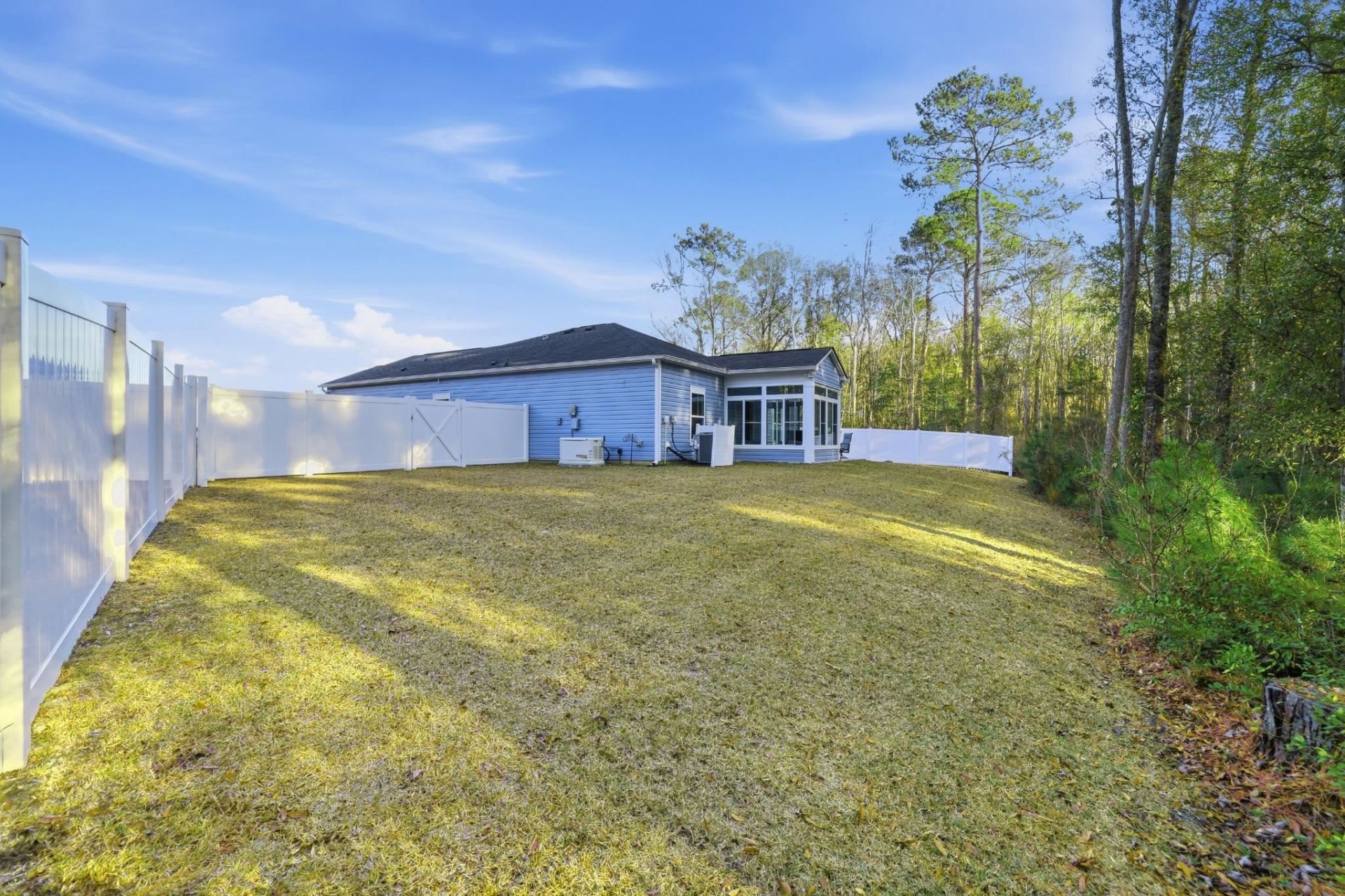 175 Leaflet Loop Photo 34