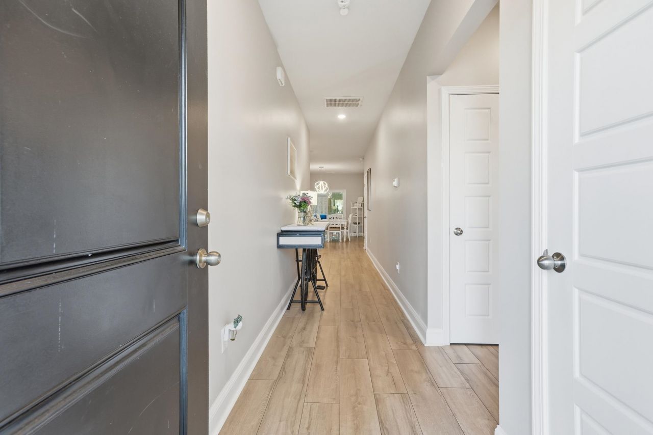 175 Leaflet Loop Photo 9