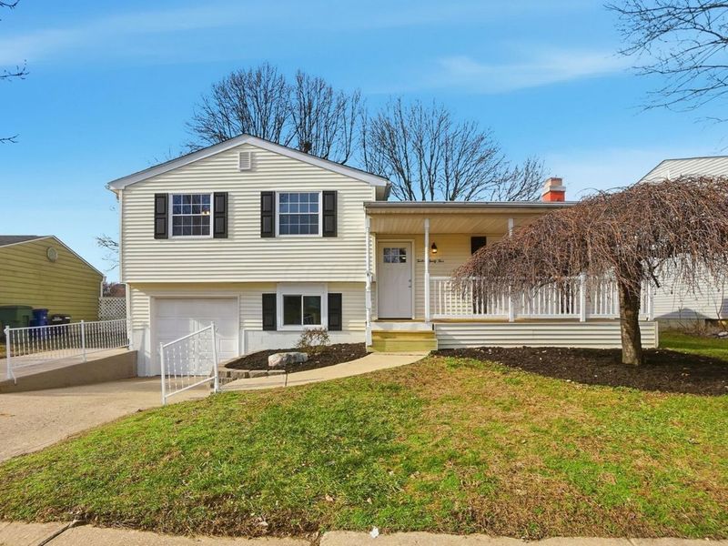 1295 Hathersage Place, Galloway, OH 43119 Photo 2