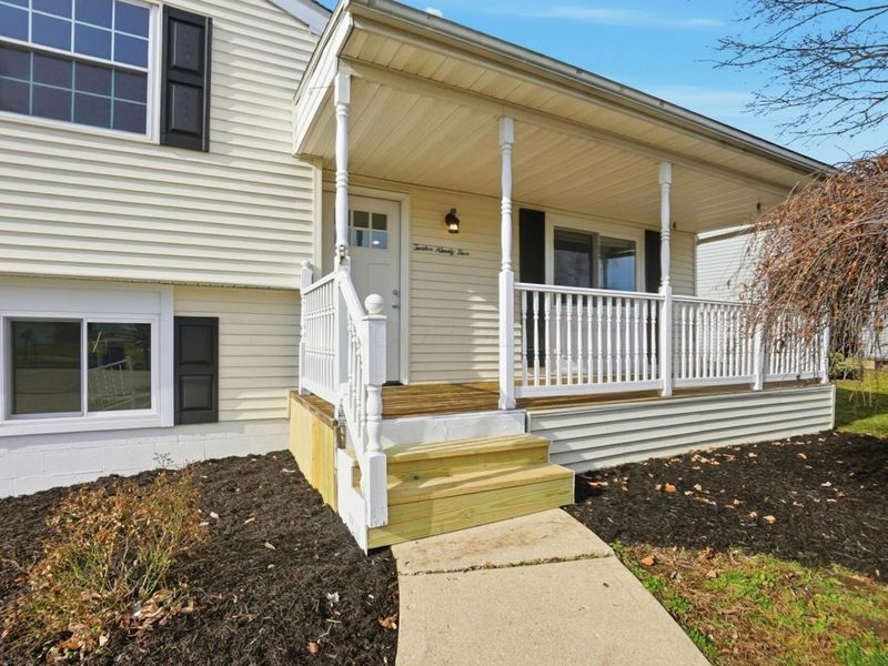 1295 Hathersage Place, Galloway, OH 43119 Photo 4