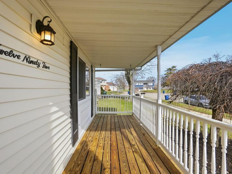 1295 Hathersage Place, Galloway, OH 43119 Photo 5