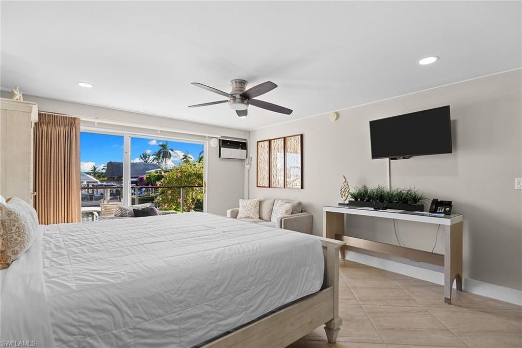 900 Broad Ave S, Unit 110, Naples, FL 34102 Photo